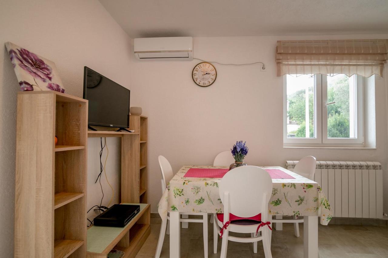 Apartments Mitrovic 루시티차 외부 사진